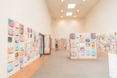 模糊艺术中心与学生的艺术作品在美国
