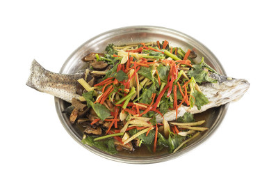 白鲷鱼与酱油蒸