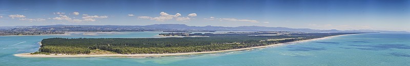 夏天从马加尼山到马塔卡纳岛在新西兰北部的岛屿