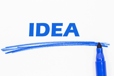 用绿色记号笔写的IDEA字