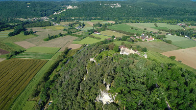 从空中俯瞰法国Périgord的La roque - gaageac村