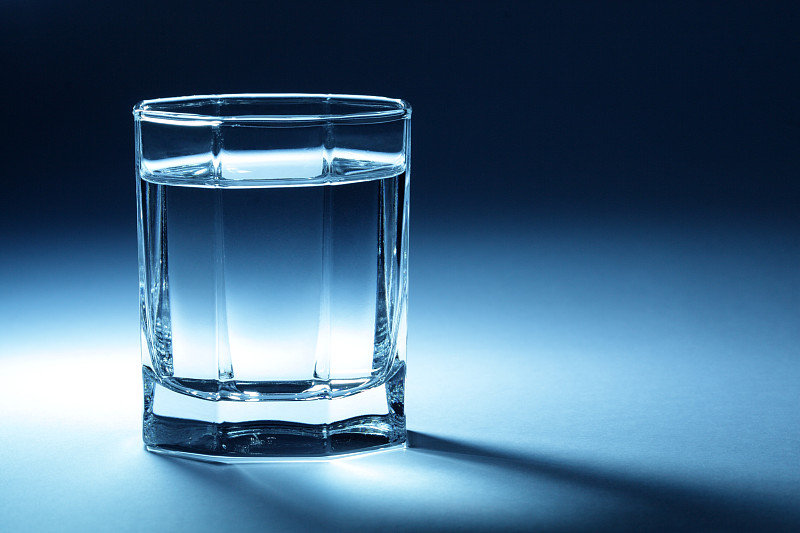 水