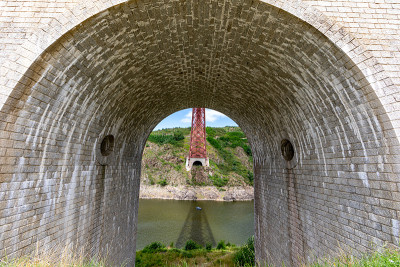 加拉比特高架桥(由古斯塔夫·埃菲尔建造)，Cantal, Massif Central，法国