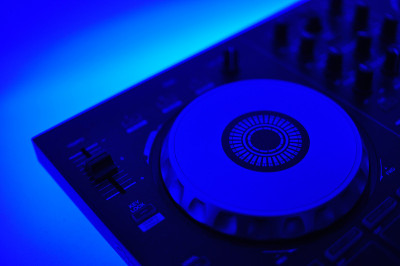 普拉廷dj