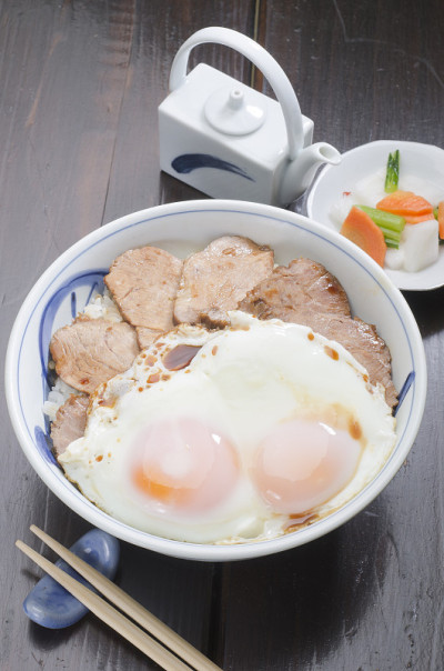 爱媛县特产炒肉炒蛋米饭