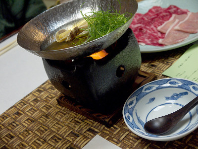 用火煮日本蛤汤