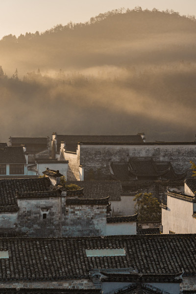 日出时分西递村