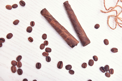 咖啡豆和雪茄