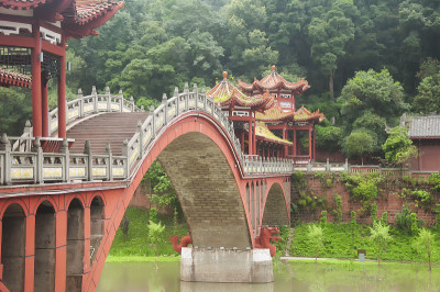 乐山皓山桥中国阴天