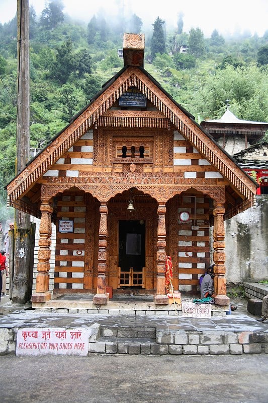 印度喜马偕尔邦，Manali, Vasishth庙