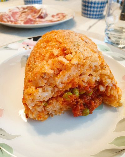 用米饭和肉酱做的家常菜