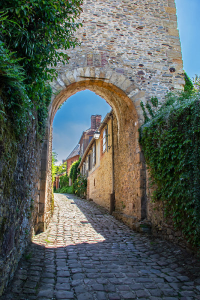 Gerberoy。Rue你飞过âteau和旅游巴。Oise。Picardy。Hauts-de-Fra