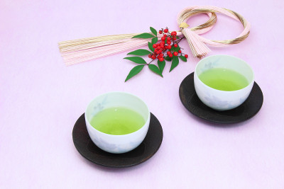 热绿茶和瑞彦花圈
