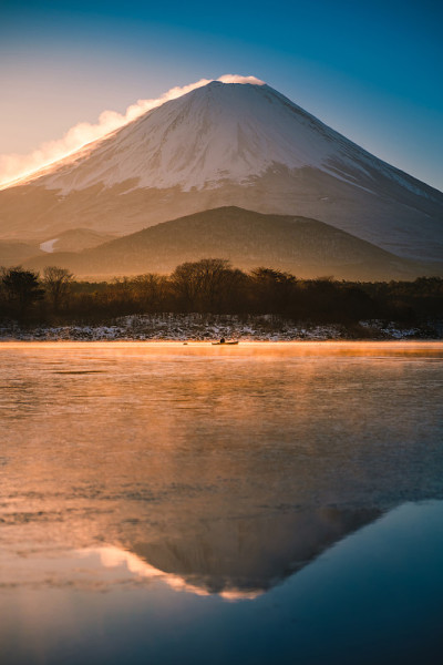 冬季富士山附近的斋子湖