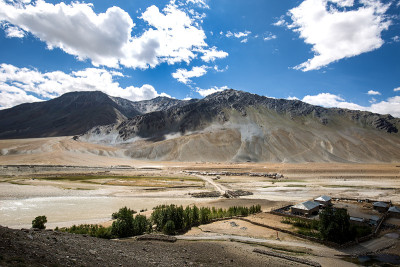 赞斯卡山谷的山景