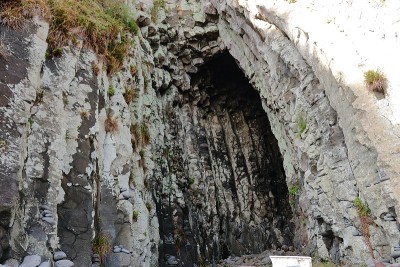 如沙洲状节理、奇岩、峭壁、海岸、
