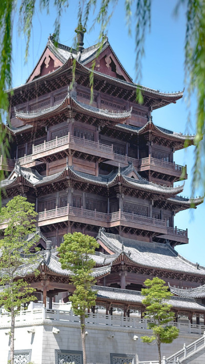 归元寺是位于中国湖北省武汉市的一座佛教寺院。