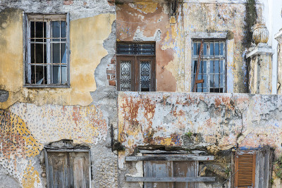 Abandomned housefront