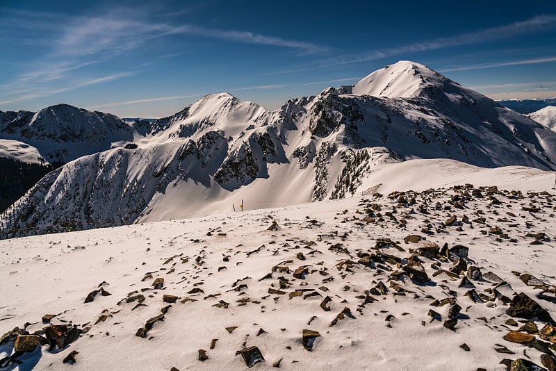 冬季滑雪目的地极端地形以上陶斯新墨西哥