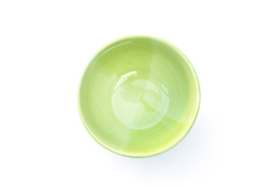 绿色板孤立在白色背景上。