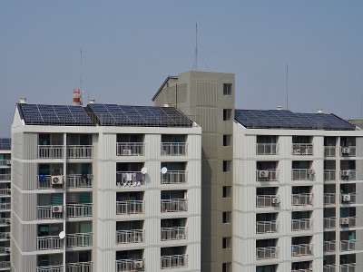 太阳能电池板安装在韩国清州城市公寓