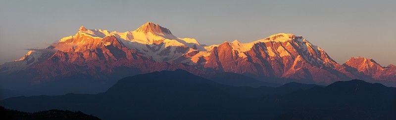 安纳普尔纳山，傍晚日落的景色