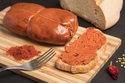卡拉布里亚面包上的nduja