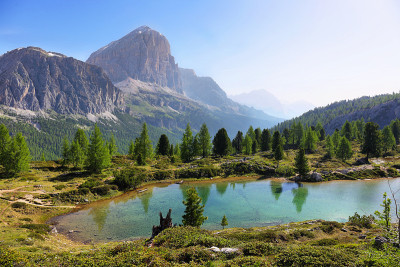 Limides湖和Lagazuoi山，白云岩
