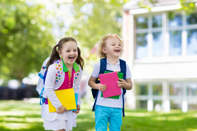 孩子们回到学校，新的一年开始了