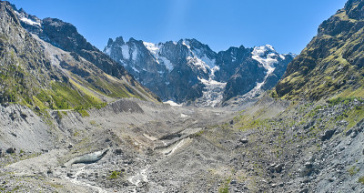 厄尔布鲁斯山区的冰碛
