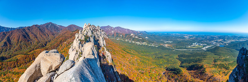 韩国雪山国家公园的蔚山Bawi峰