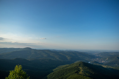 喀尔巴阡山脉的全景，美丽的夏日风景