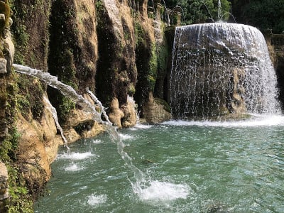 椭圆形喷泉在Villa d'Este Tivoli，罗马，16世纪意大利文艺复兴时期的地产和梯田花园