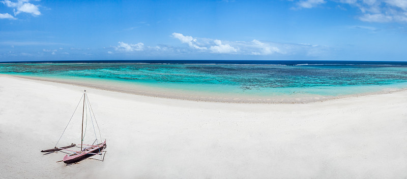 泻湖全景