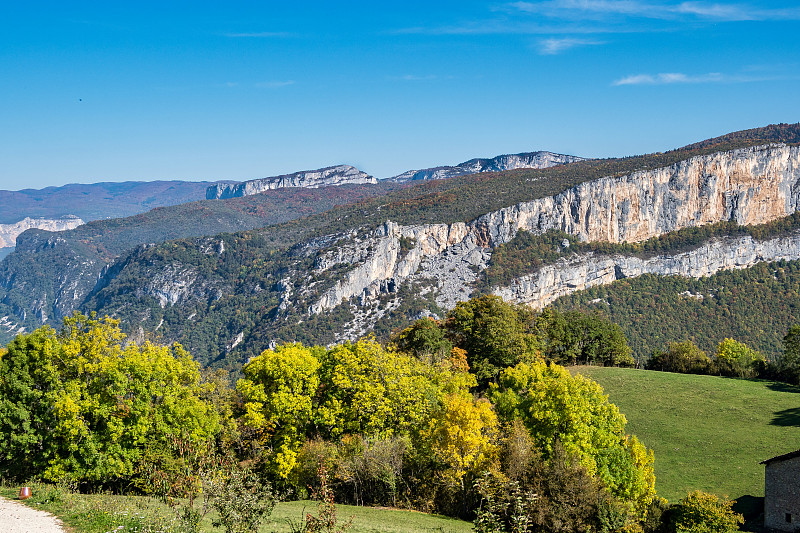 法国乡村。Saint Jean en Royans: Vercors的高地，灰泥山和Val de D