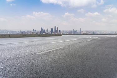 道路，道路，还有重庆美丽的天际线