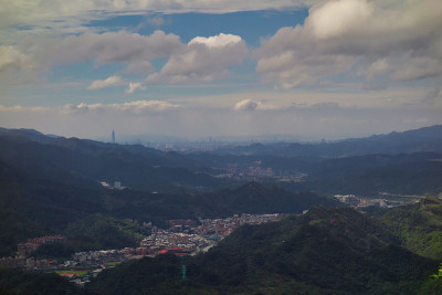 从九分眺望台北地平线