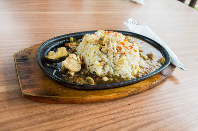 热盘鸡饭