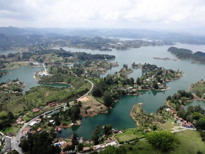 在Guatape上