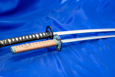 日本武士刀的刀。武士的武器。这是一位武术大师手中的强大武器。