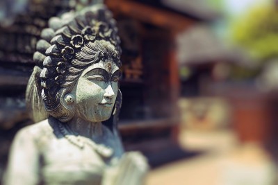 巴厘岛的寺庙，一个美丽的阳光明媚的日子