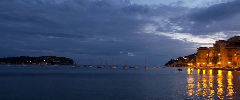 海上维勒弗朗茨的昏暗光线