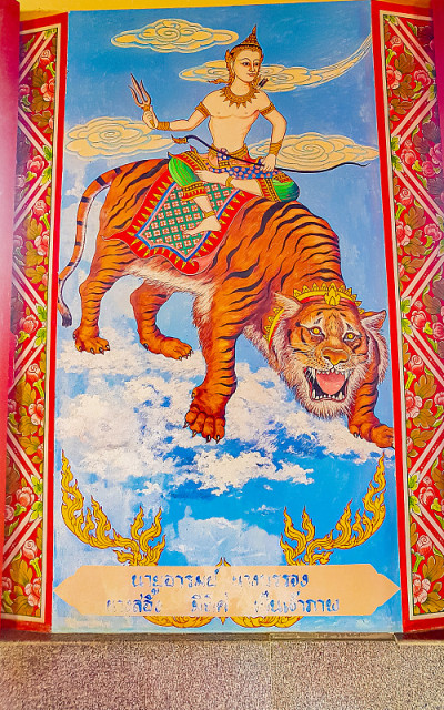 泰国苏梅岛的Wat Plai Laem寺庙内，丰富多彩的佛教绘画画廊和艺术