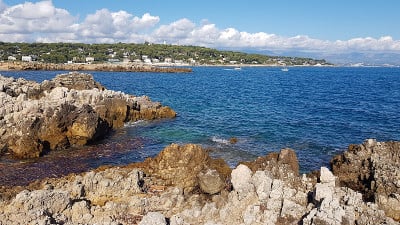 法国南部昂蒂布角的风景