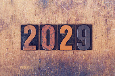 2029年用老式凸版印刷版书写