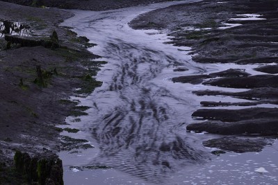 长时间暴露的水流