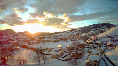 西班牙埃斯皮诺萨下大雪。鸟瞰图