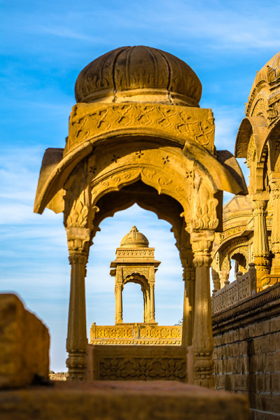 印度拉贾斯坦邦Bara bagh Jaisalmer的日落景观