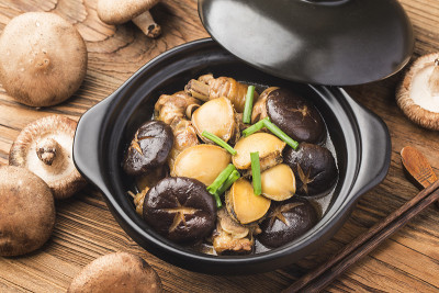 秘密鲍鱼鸡锅，鸡肉美味，鲍鱼新鲜，