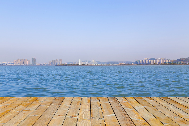 现代城市宽河